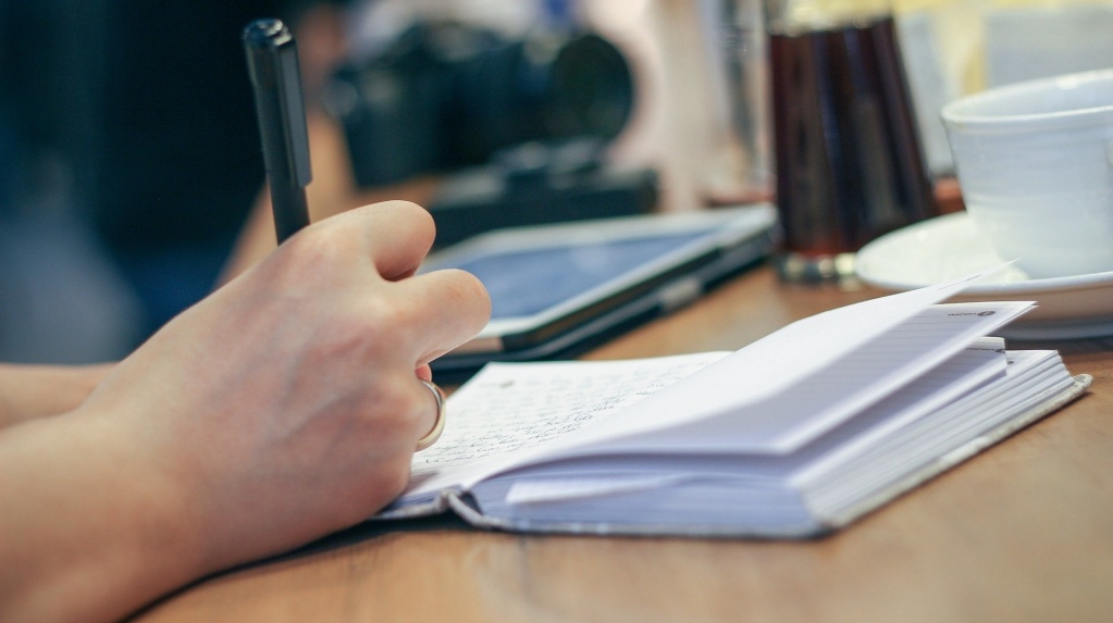 
<a class="dark-color" href="/timetable/kursy-perepodgotovki/onlayn-kursy-dlya-kandidatov-v-otsenshchiki-sentyabr-2023/">										ОНЛАЙН Курсы для кандидатов в оценщики сентябрь 2023									</a> 